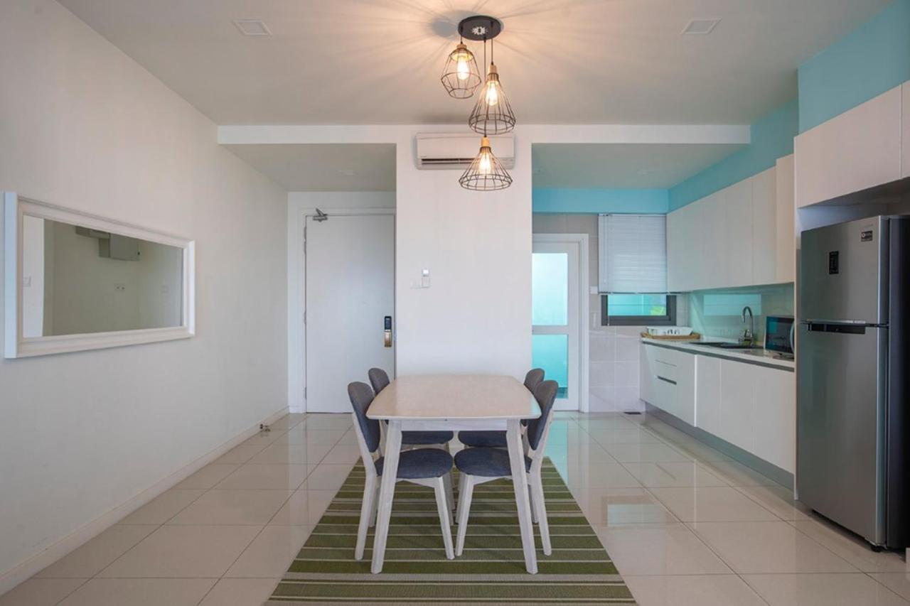 Iskandar Residences 3 Bedroom Нусаджайя Экстерьер фото