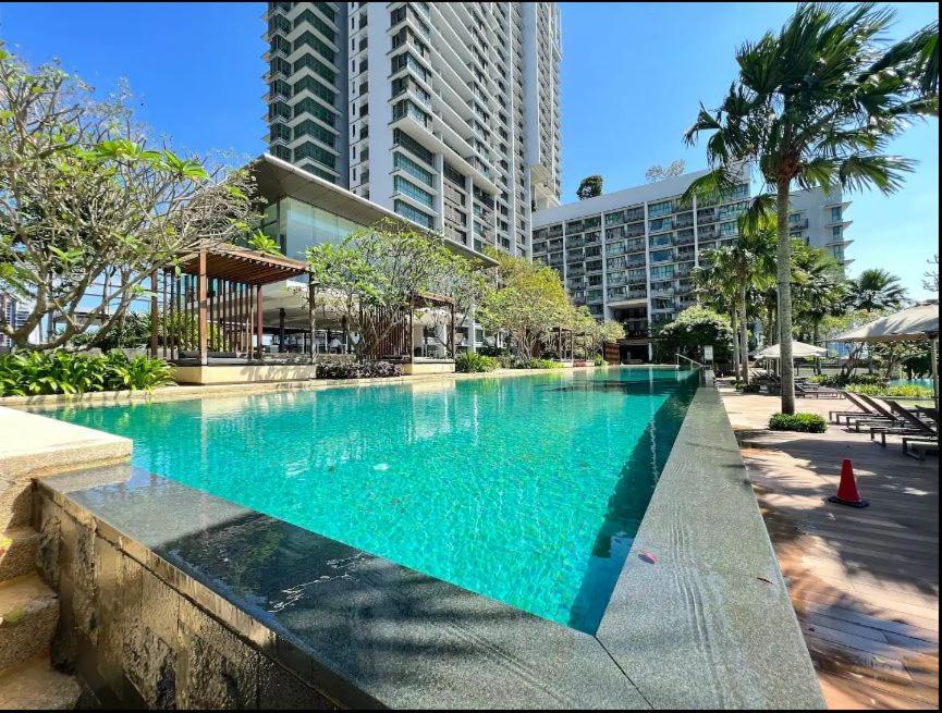 Iskandar Residences 3 Bedroom Нусаджайя Экстерьер фото
